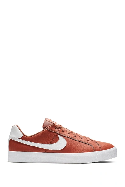 Nike Court Royale Sneaker In 200 Dstpch/white