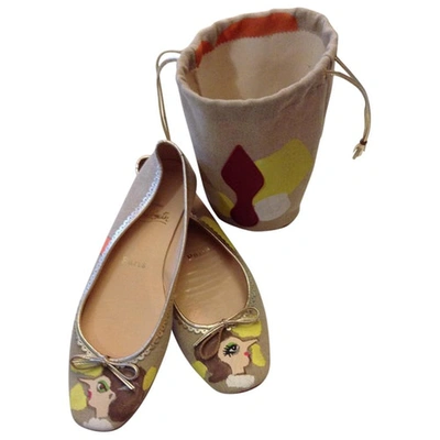 Pre-owned Christian Louboutin Beige Cloth Flats