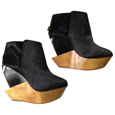 Pre-owned Finsk Black Pony-style Calfskin Heels