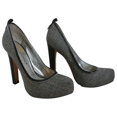 Pre-owned Dsquared2 Grey Cloth Heels