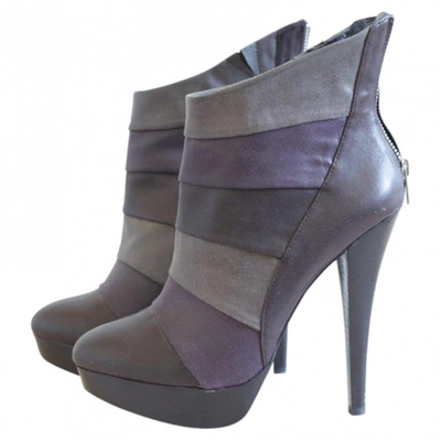 Pre-owned Steve Madden High Boots In Grey