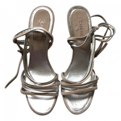 Pre-owned Chanel Beige Suede Sandals