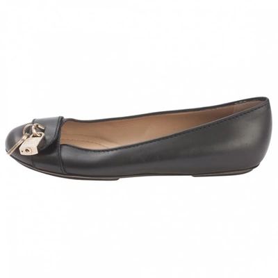 Pre-owned Dolce & Gabbana Flats In Black