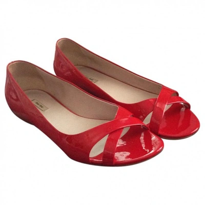 Pre-owned Miu Miu Patent Leather Sandals In Red