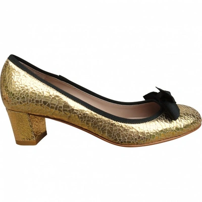 Pre-owned Avril Gau Leather Pumps In Gold