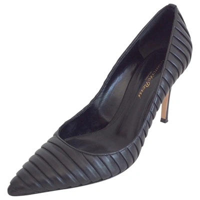 Pre-owned Gianvito Rossi Pumps In Black