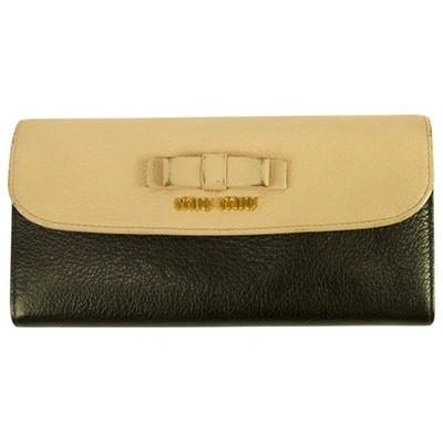 Pre-owned Miu Miu Leather Wallet In Beige