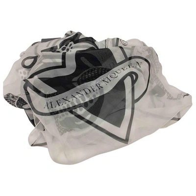 Pre-owned Alexander Mcqueen Silk Stole In White