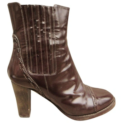 Pre-owned Chloé Patent Leather Ankle Boots In Brown
