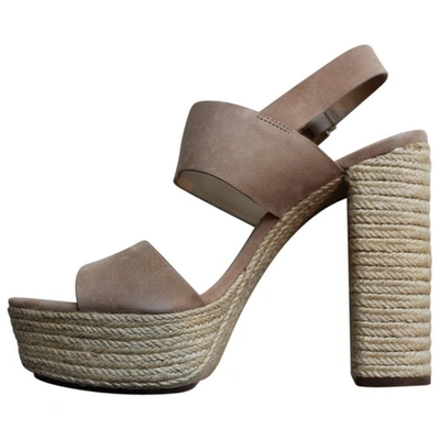 Pre-owned Michael Kors Sandals In Beige