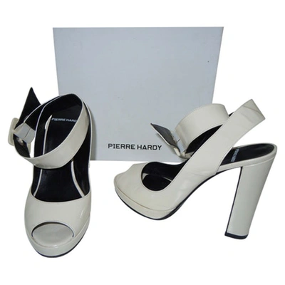 Pre-owned Pierre Hardy Patent Leather Heels In Beige