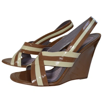 Pre-owned Anya Hindmarch Patent Leather Sandal In Beige