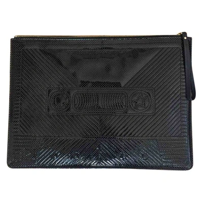 Pre-owned Corto Moltedo Patent Leather Clutch Bag In Black