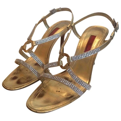 Pre-owned Carolina Herrera Leather Sandals In Gold