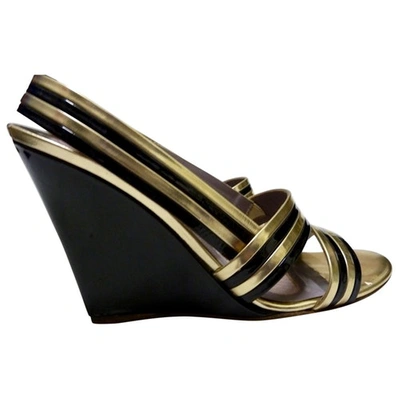Pre-owned Anya Hindmarch Patent Leather Sandals In Gold
