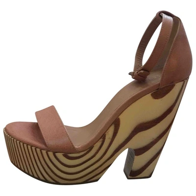Pre-owned Hoss Intropia Leather Sandals In Beige