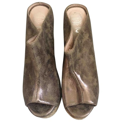 Pre-owned Jeffrey Campbell Leather Heels In Gold