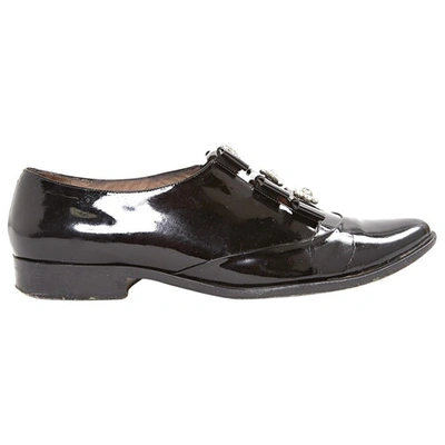 Pre-owned Chloé Patent Leather Derbies In Black
