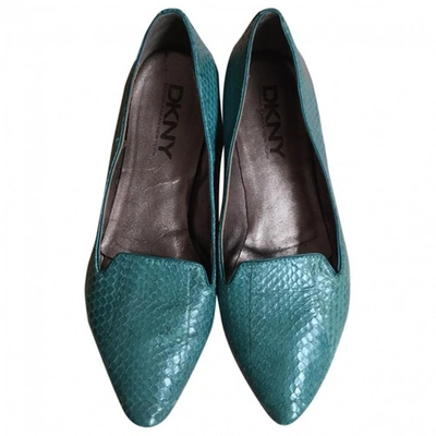 Pre-owned Dkny Leather Flats In Turquoise