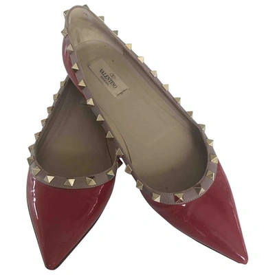 Pre-owned Valentino Garavani Rockstud Patent Leather Ballet Flats In Red