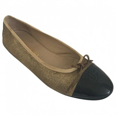 Pre-owned Chanel Leather Ballet Flats In Gold