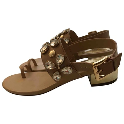 Pre-owned Michael Kors Leather Sandals In Beige