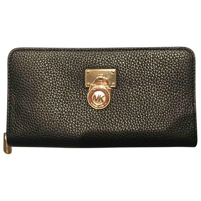 Pre-owned Michael Kors Leather Wallet In Black