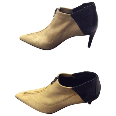Pre-owned Roland Mouret Ankle Boots In Camel