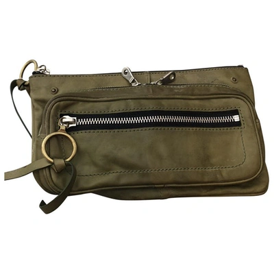 Pre-owned Chloé Leather Clutch Bag In Khaki