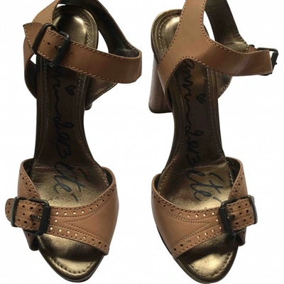 Pre-owned Lanvin Leather Sandals In Camel