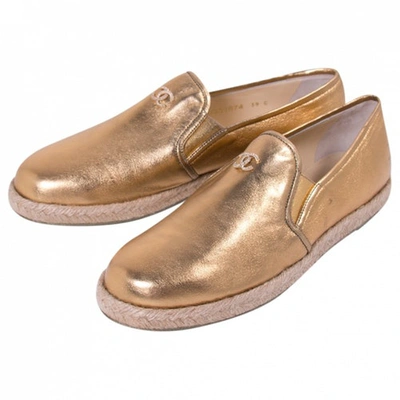 Pre-owned Chanel Leather Espadrilles In Gold