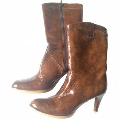 Pre-owned Stuart Weitzman Brown Patent Leather Ankle Boots