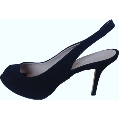 Pre-owned Lola Cruz Heels In Black