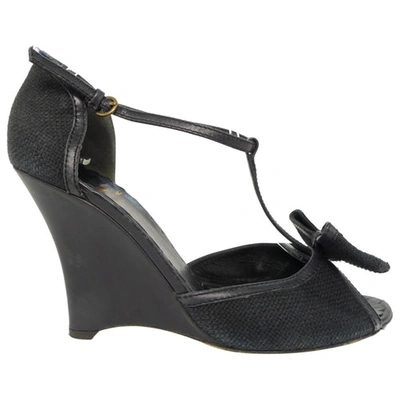 Pre-owned Moschino Cheap And Chic Leather Heels In Black