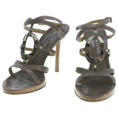 Pre-owned Valentino Garavani Leather Sandals In Brown