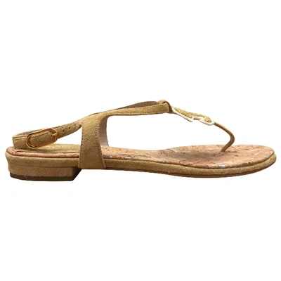 Pre-owned Chanel Flip Flops In Beige