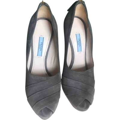 Pre-owned Prada Heels In Grey