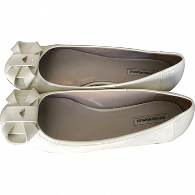 Pre-owned Emporio Armani Patent Leather Ballet Flats In White