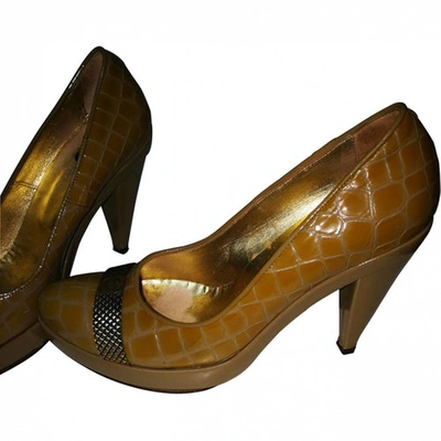 Pre-owned Just Cavalli Patent Leather Heels In Gold