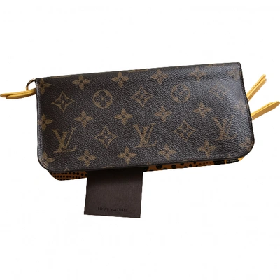 Pre-owned Louis Vuitton Cloth Wallet In Brown