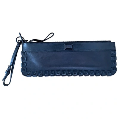 Pre-owned Burberry Leather Clutch Bag In Black