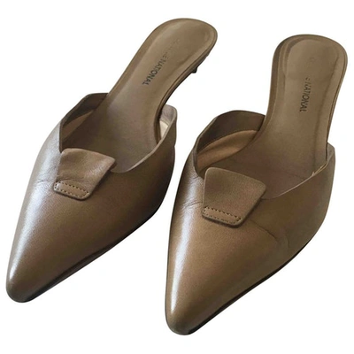 Pre-owned Costume National Leather Mules In Beige