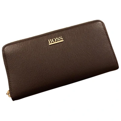 Pre-owned Hugo Boss Leather Wallet In Brown