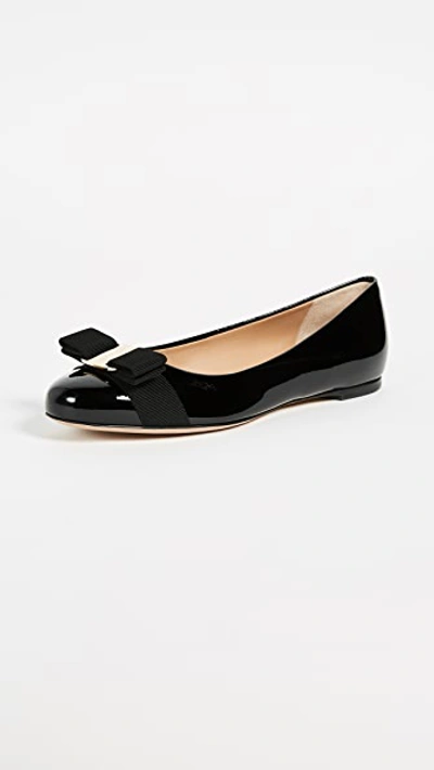 Ferragamo Varina Patent Flats In Nero