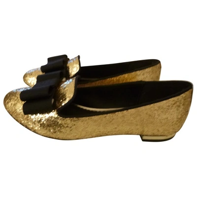 Pre-owned Kurt Geiger Flats In Gold