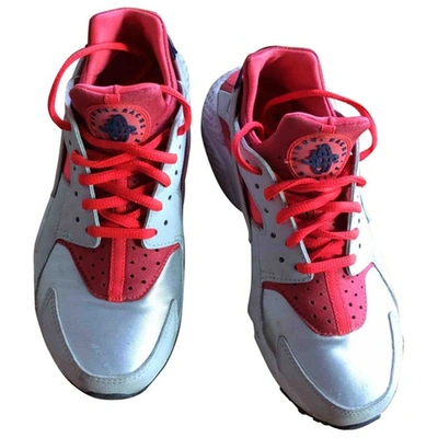 Pre-owned Nike Huarache Trainers In Red
