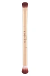 WANDER BEAUTY WANDERING EYES DUAL EYESHADOW BRUSH,20017-001