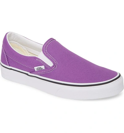 Vans Classic Slip-on Sneaker In Dewberry/ True White