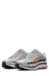 Nike Scarpa Low Donna W P-6000 White/laser Fuchsia/mtlc Platinum In White/ Fuchsia/ Platinum