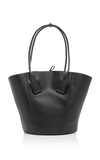 Bottega Veneta Medium Leather Basket Tote     In Black